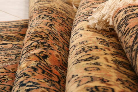 Tabriz Orange Hand Knotted 64 X 91  Area Rug 100-28606 Image 2