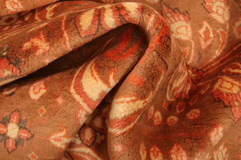 Sarouk Brown Hand Knotted 71 X 106  Area Rug 100-28670 Image 3