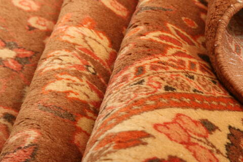 Sarouk Brown Hand Knotted 71 X 106  Area Rug 100-28670 Image 4