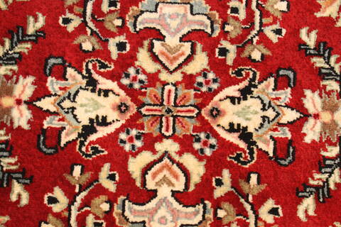 Sarouk Beige Hand Knotted 28 X 40  Area Rug 250-28851 Image 2