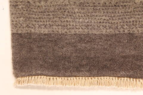 Gabbeh Grey Hand Knotted 27 X 42  Area Rug 250-28947 Image 6