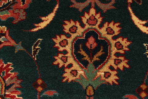 Semnan Red Hand Knotted 25 X 44  Area Rug 250-28966 Image 6