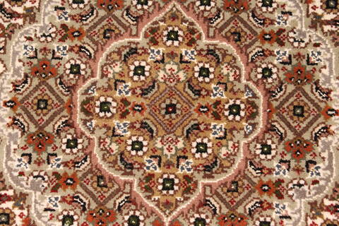 Mahi Beige Hand Knotted 28 X 42  Area Rug 250-28997 Image 2