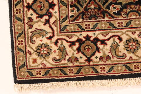Herati Beige Hand Knotted 26 X 41  Area Rug 250-29005 Image 6