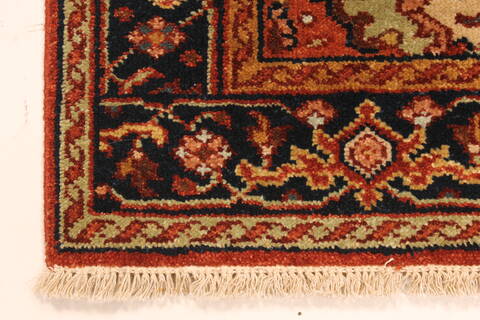 Serapi Red Hand Knotted 26 X 311  Area Rug 250-29019 Image 1