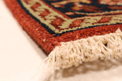 Serapi Red Hand Knotted 26 X 311  Area Rug 250-29019 Image 7
