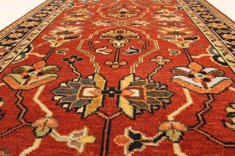 Serapi Red Hand Knotted 26 X 311  Area Rug 250-29033 Image 1