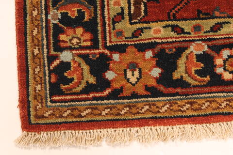 Serapi Red Hand Knotted 26 X 311  Area Rug 250-29033 Image 5