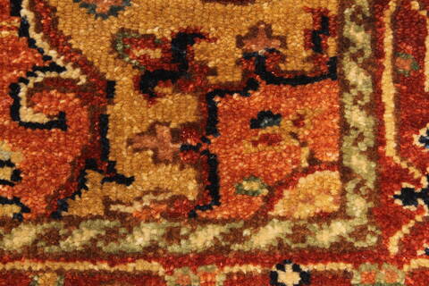 Serapi Beige Hand Knotted 27 X 42  Area Rug 250-29042 Image 4