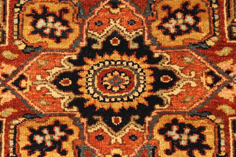 Serapi Beige Hand Knotted 27 X 42  Area Rug 250-29042 Image 7