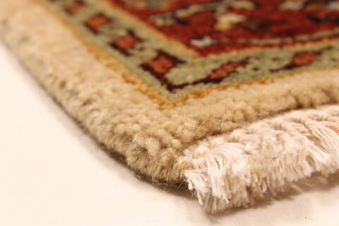 Serapi Beige Hand Knotted 26 X 41  Area Rug 250-29052 Image 8