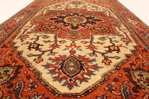 Serapi Beige Hand Knotted 25 X 40  Area Rug 250-29062 Image 4