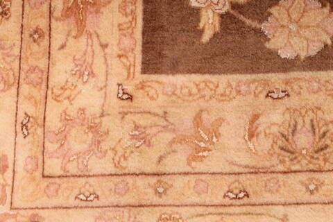 Tabriz Beige Hand Knotted 98 X 131  Area Rug 254-29213 Image 1