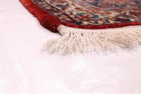 Isfahan Red Hand Knotted 85 X 122  Area Rug 254-29241 Image 4