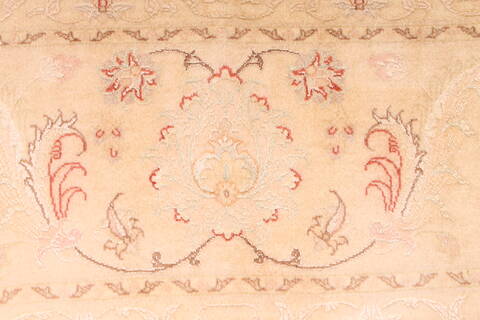 Tabriz Beige Hand Knotted 84 X 124  Area Rug 254-29242 Image 2