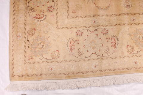 Tabriz Beige Hand Knotted 84 X 124  Area Rug 254-29242 Image 6
