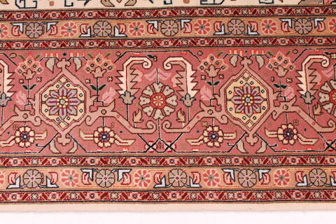 Tabriz Beige Hand Knotted 83 X 115  Area Rug 254-29248 Image 4