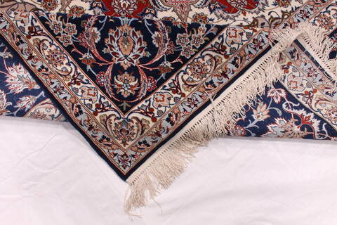 Isfahan Red Hand Knotted 100 X 1310  Area Rug 254-29354 Image 4