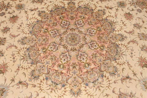 Tabriz Purple Hand Knotted 100 X 136  Area Rug 254-29372 Image 3