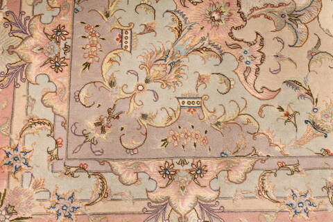 Tabriz Purple Hand Knotted 100 X 136  Area Rug 254-29372 Image 5