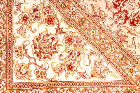Qum Beige Hand Knotted 51 X 80  Area Rug 254-29501 Image 5