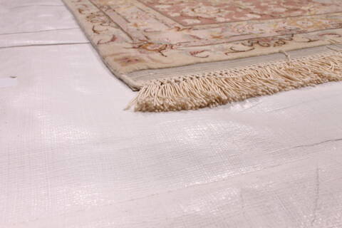 Tabriz Beige Hand Knotted 82 X 117  Area Rug 254-29609 Image 1