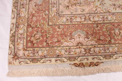 Tabriz Beige Hand Knotted 82 X 117  Area Rug 254-29609 Image 2