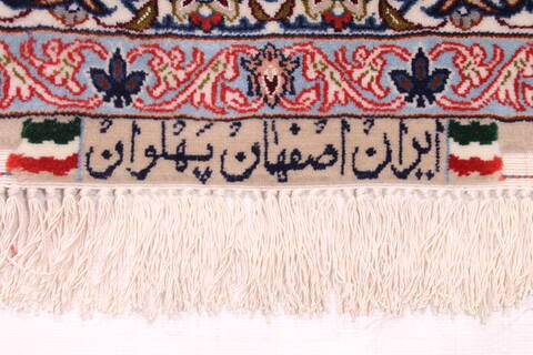 Isfahan White Hand Knotted 86 X 125  Area Rug 254-29664 Image 9