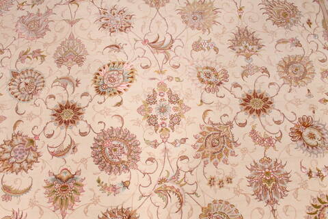 Tabriz Beige Hand Knotted 84 X 118  Area Rug 254-29666 Image 3