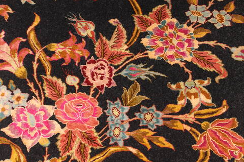 Tabriz Multicolor Hand Knotted 20 X 30  Area Rug 254-29688 Image 2