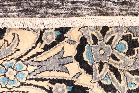 Modern Black Hand Knotted 81 X 98  Area Rug 254-29841 Image 4