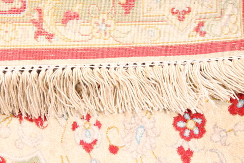 Qum Red Hand Knotted 29 X 40  Area Rug 254-29955 Image 5