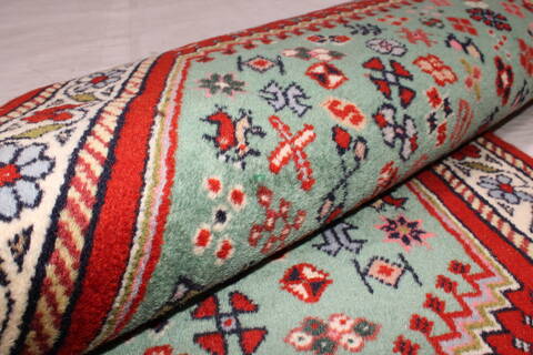 Abadeh Green Hand Knotted 26 X 40  Area Rug 400-30151 Image 6