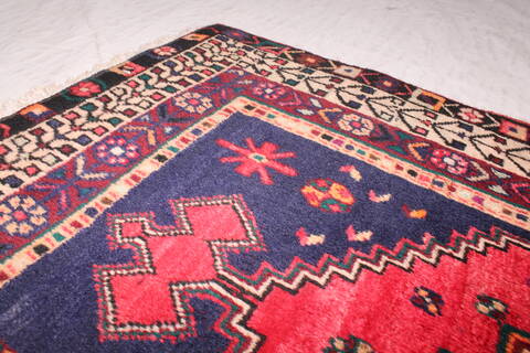 Afshar Red Hand Knotted 42 X 50  Area Rug 400-30153 Image 5