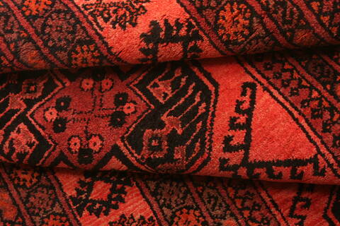 Kunduz Red Hand Knotted 37 X 68  Area Rug 100-30204 Image 3