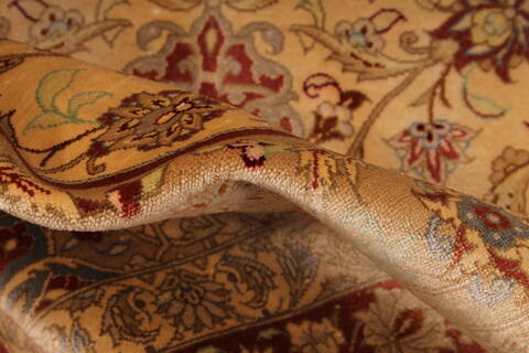 Qum Red Hand Knotted 45 X 67  Area Rug 254-30285 Image 9
