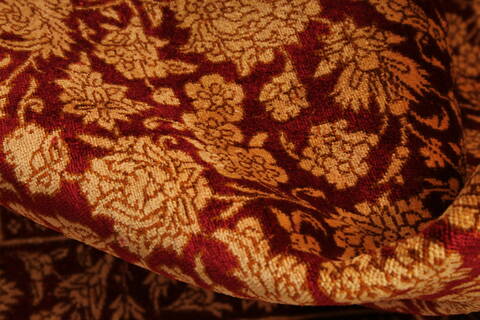 Qum Beige Hand Knotted 84 X 118  Area Rug 254-30330 Image 12