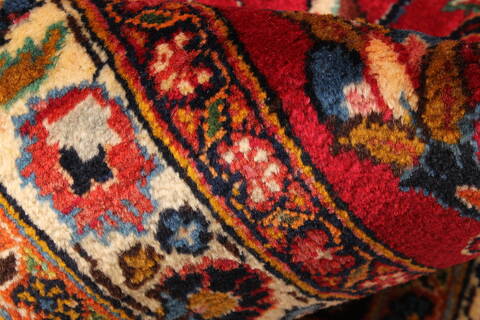 Mashad Red Hand Knotted 110 X 146  Area Rug 250-30392 Image 11