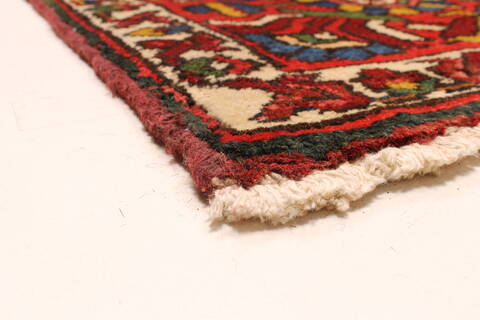 Bakhtiar Beige Hand Knotted 100 X 159  Area Rug 250-30398 Image 10