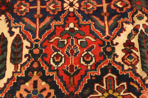 Bakhtiar Beige Hand Knotted 100 X 159  Area Rug 250-30398 Image 9