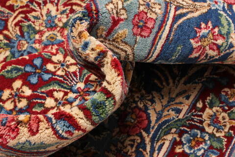 Kerman Red Hand Knotted 115 X 169  Area Rug 250-30400 Image 14