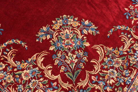 Kerman Red Hand Knotted 115 X 169  Area Rug 250-30400 Image 3