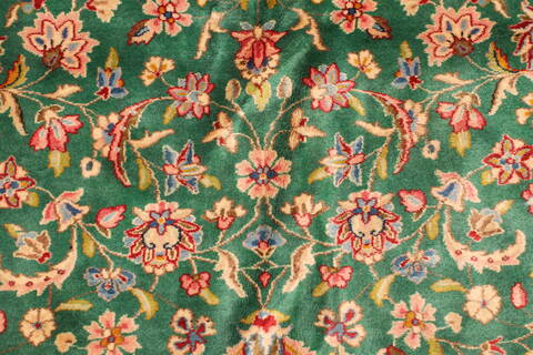 Kerman Red Hand Knotted 110 X 166  Area Rug 250-30406 Image 10