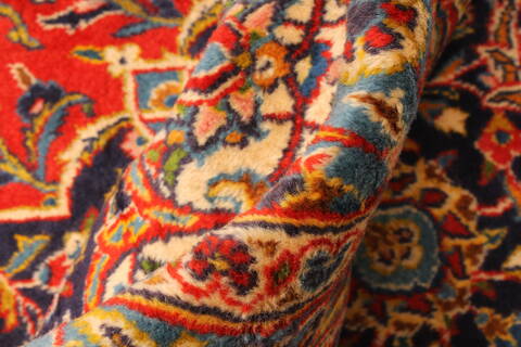 Kashan Red Hand Knotted 112 X 163  Area Rug 250-30407 Image 4