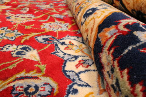 Najaf-abad Red Hand Knotted 124 X 168  Area Rug 250-30460 Image 7