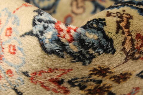 Mood Blue Hand Knotted 91 X 128  Area Rug 250-30470 Image 3