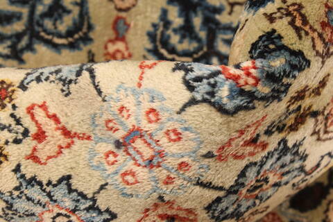 Mood Blue Hand Knotted 91 X 128  Area Rug 250-30470 Image 5