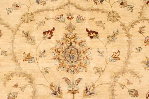 Ziegler Beige Hand Knotted 121 X 181  Area Rug 250-30559 Image 12