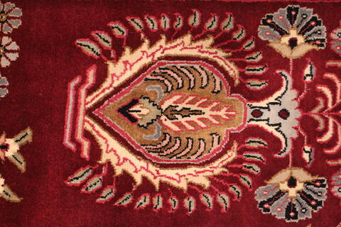 Sarouk Red Hand Knotted 810 X 121  Area Rug 301-30755 Image 11