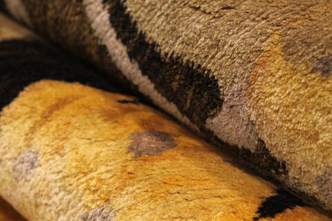Indo-Tibetan Black Hand Knotted 88 X 122  Area Rug 301-30830 Image 3